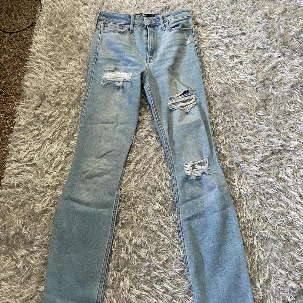 Ultra High Rise Hollister Skinny Ankle Jeans. Size 0 regular length